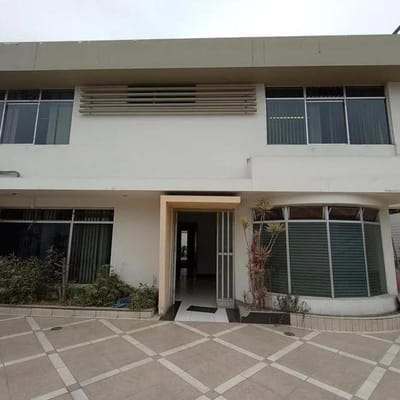 VENTA DE CASA PARA VIVIENDA U OFICINAS - SAN BORJA