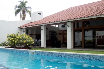 Hermosa casa en alquiler amoblada de 5 dorm. 