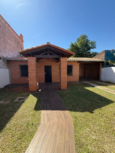 Vendo casa en San Lorenzo ( Z/ Shopping San Lorenzo)