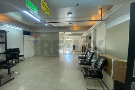 SALÓN COMERCIAL SOBRE MCAL. LÓPEZ EN ALQUILER!