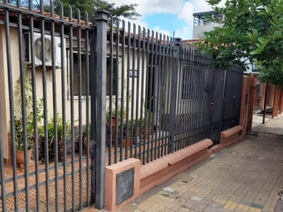 Casa Estilo Dúplex En Venta - Barrio Recoleta, Asunción