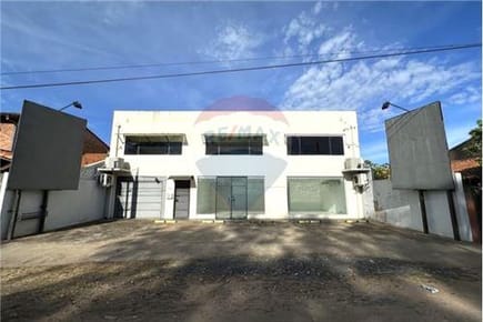 Vendo Showroom con oficinas sobre Madame Lynch Asunción 