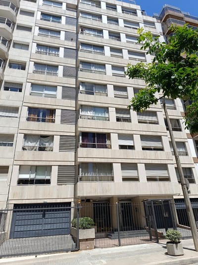 Excelente ubicación. Piso Alto. Doble Garage