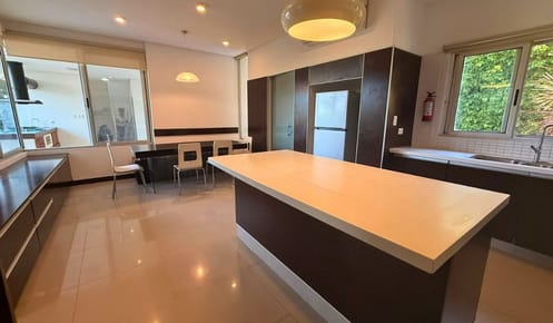 En Alquiler! Exclusiva Casa en condominio Colinas 1 en el Urubó
