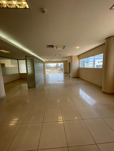 SOBRE AVDA. MCAL. LOPEZ - VILLAMORRA, EN ALQUILER, OFICINA CORPORATIVA DE 180 M2