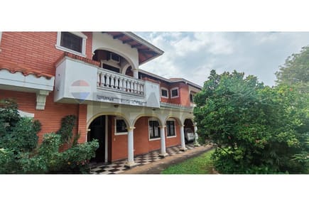 Residencia Clásica en Bella Vista. Asuncion