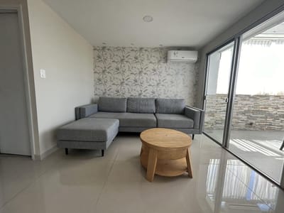 HERMOSO PENTHOUSE EN ALQUILER – A 1 CUADRA DE PUNTA CARRETAS SHOPPING, GARAJE