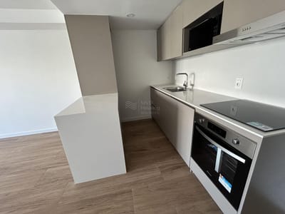 VENDE CON RENTA, PARQUE BATLLE, MONO 44 M2, TERRAZA, LAUNDRY, PARRILLERO, PISO 9, FRENTE !