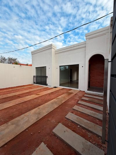 DÚPLEX A ESTRENAR EN LUQUE