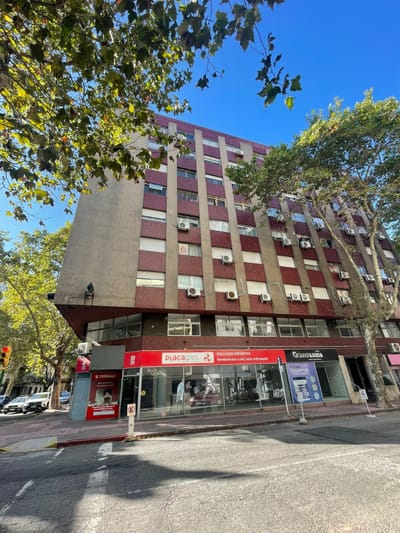 Local Comercial, Planta De Oficinas Y Subsuelo De Garajes