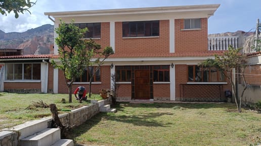Casa en Alquiler, en la calle 31 de  Cota Cota