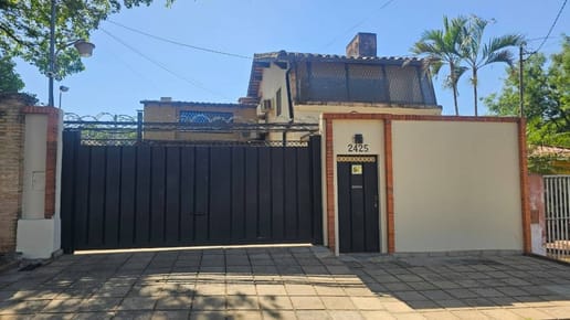 VENDO DUPLEX DE 3 HABITACIONES EN BARRIO SAN VICENTE
