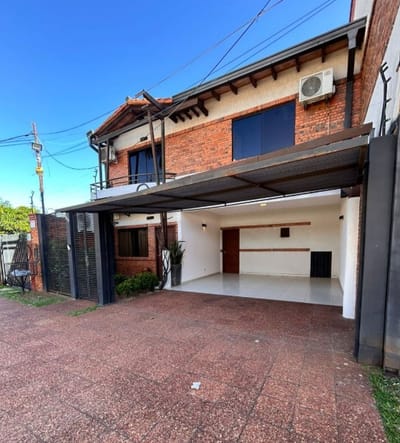 Hermosa Casa en alquiler en Lambaré