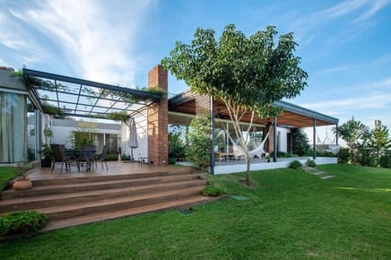 VENDO EXCLUSIVA RESIDENCIA EN CONDOMINIO SURUBI'I - MARIANO ROQUE ALONSO