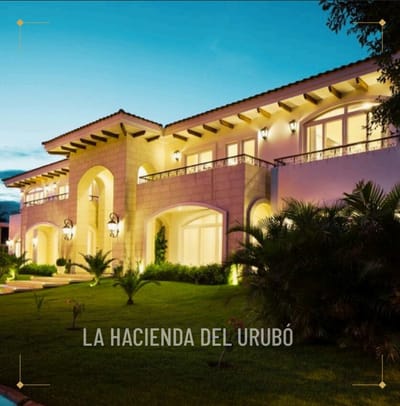 CASA DE LUJO EN VENTA - LA HACIENDA DEL URUBO