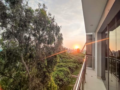 Venta de Departamento de 101.5m2  en San Borja de 2 dorm, Balcon,Cochera balcón