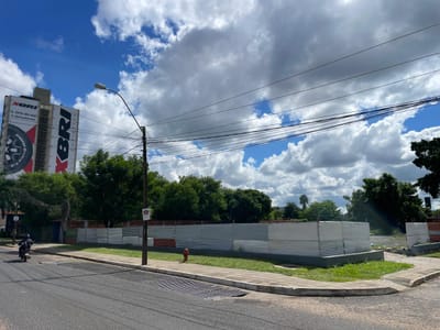 ALQUILO AMPLIA PROPIEDAD PARA INVERTIR EN BARRIO SAN JORGE ASUNCIÓN