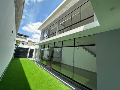 CASA DE ESTRENO EN VENTA - BOULEVARD  PARK PLAZA