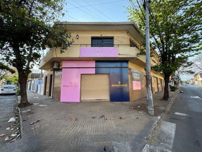 Vendo edificio con locales comerciales y departamentos (Todos alquilados)