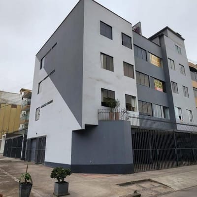 VENDO DEPARTAMENTO EN TERCER PISO SIN ASCENSOR EN URB LINDA VISTA DE MONTERRICO