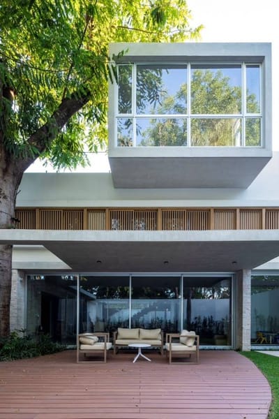RESIDENCIA DE DISEÑO EN VENTA - BARRIO MBURUCUYÁ