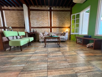 EN VENTA: Casa de 2 plantas con salida a dos Calles – Barrio Vista Alegre