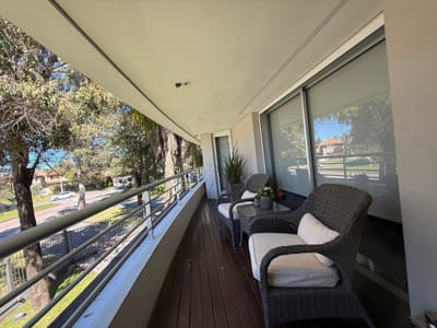 Venta de Apartamento En Carrasco De 3 Dormitorios Con Balcón, Barbacoa Y Piscina