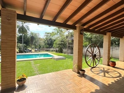 VENDO QUINTA EN AREGUA!!!!