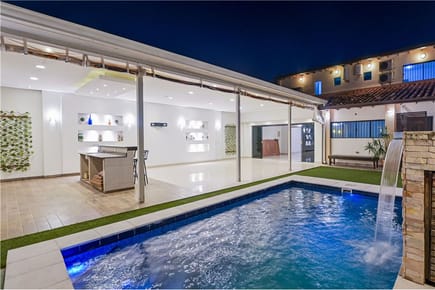 Casa De 4 Habitaciones Y Piscina