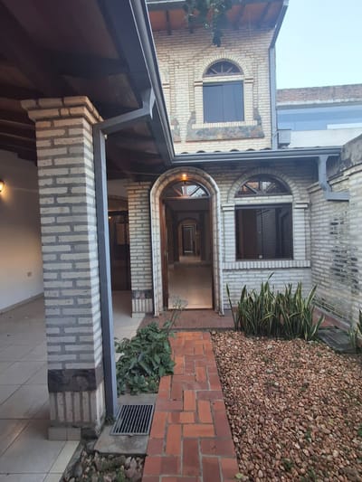 Dúplex en venta – Primer Barrio, Luque