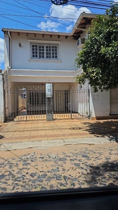Venta de Casa en Barrio Los Laureles