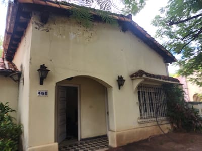 ¡VENDO AMPLIA PROPIEDAD CON CONSTRUCCIÓN A DEMOLER!