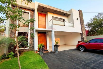 VENDO AMPLIA CASA EN LAMBARE BARRIO KENNEDY