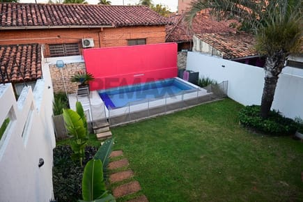 Moderna casa en Villa Morra