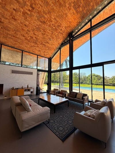 CASA EN VENTA EN BARRIO CERRADO SURUBI'I