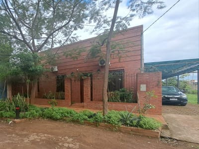 Vendo Casa en Mariano Roque Alonso | 3 Dormitorios | 800 m² | USD 180.000