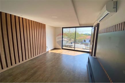 VENDO DUPLEX EN LAMBARE ZONA MUNICIPALIDAD