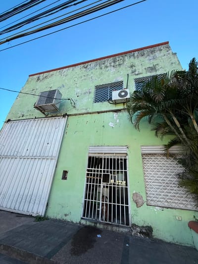 DEPOSITO EN VENTA DE 210M2