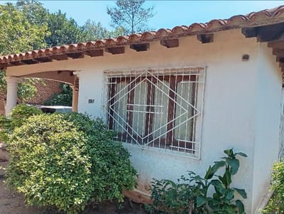 Chalet en San Lorenzo, zona Palacio de Justicia a cuadras de Víctor Curiel