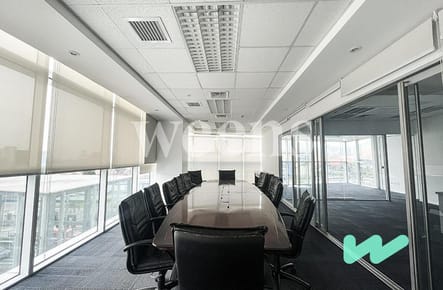 WEENS  Alquila Exclusiva Oficina Implementada con Mobiliario lista para instalarte en San Borja.