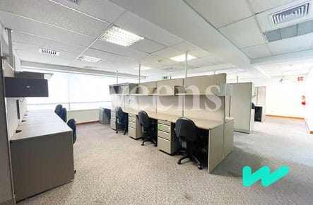WEENS BUSINESS ALQUILA : OFICINA IMPLEMENTADA CON MOBILIARIO EN SAN ISIDRO