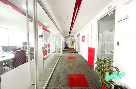 WEENS: OFICINA EN VENTA O ALQUILER IMPLEMENTADA Y AMOBLADA EN SAN ISIDRO
