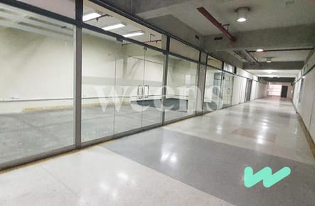 WEENS  ALQUILA OFICINAS Ó LOCALES COMERCIALES Ó ALMACENES EN  GALERIA COMERCIAL DE LIMA