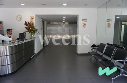 WEENS ALQUILA _ Oficina en San Isidro limite con Miraflores