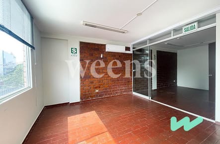 WEENS ALQUILA : Oficina de 42.35 m2 en San Isidro. Cerca al Ministerio de la Producción