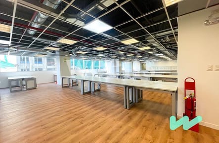 WEENS _ Oficina en alquiler  Implementada en Exclusivo Edificio Corporativo de San Isidro