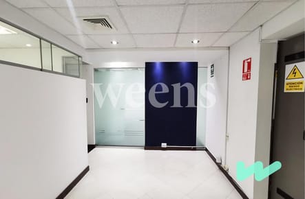 Oficina en Edificio Corporativo de Miraflores, a metros del óvalo de Miraflores