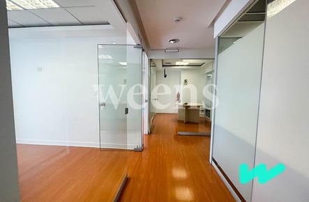 WEENS PRIME ALQUILA Oficina Implementada  en Exclusivo Centro Empresarial de  San Isidro