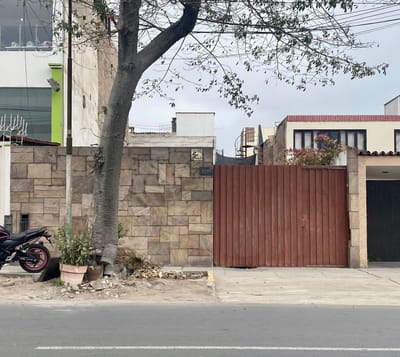 TERRENO EN VENTA EN PLENA AV JAVIER PRADO ESTE