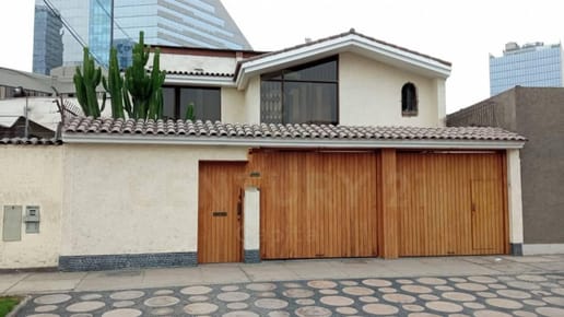 AMPLIA RESIDENCIA EN EL CORAZON DE SAN ISIDRO